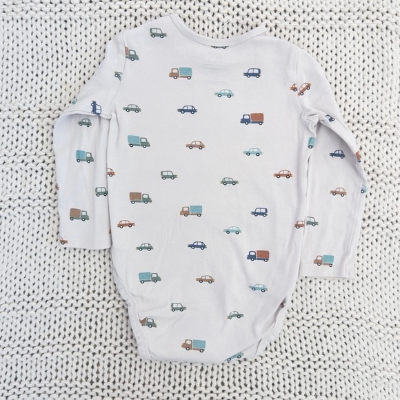 H&M Envelope-neck Cream Vehicle Toddler Bodysuit 2T - Picture 2 of 4